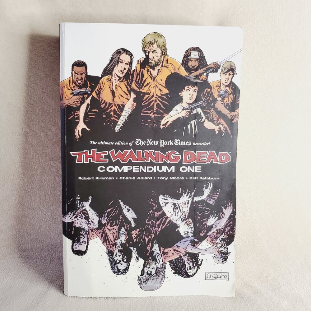 New-The Walking Dead Ultimate Edition Compendium One Softcover Image Comic Book